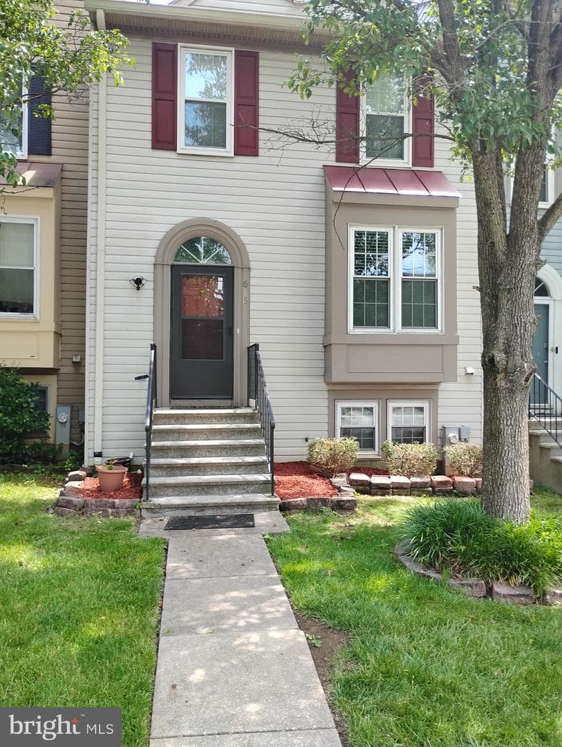 1635 Winding Brook Way photo 3