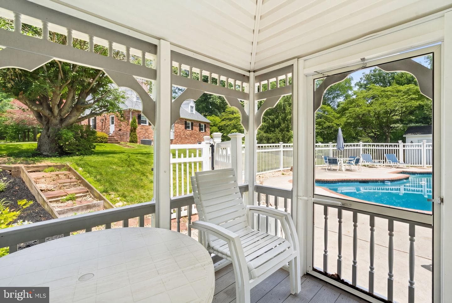 16010 Falls Road photo 76