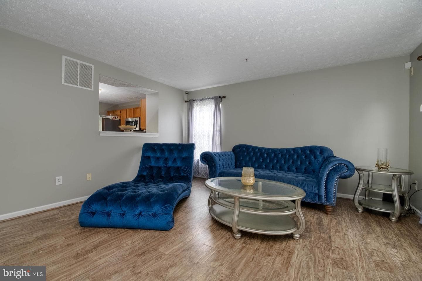 2021 Hackberry Road photo 3