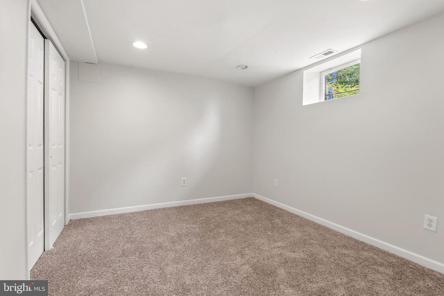2904 Jomat Avenue photo 38