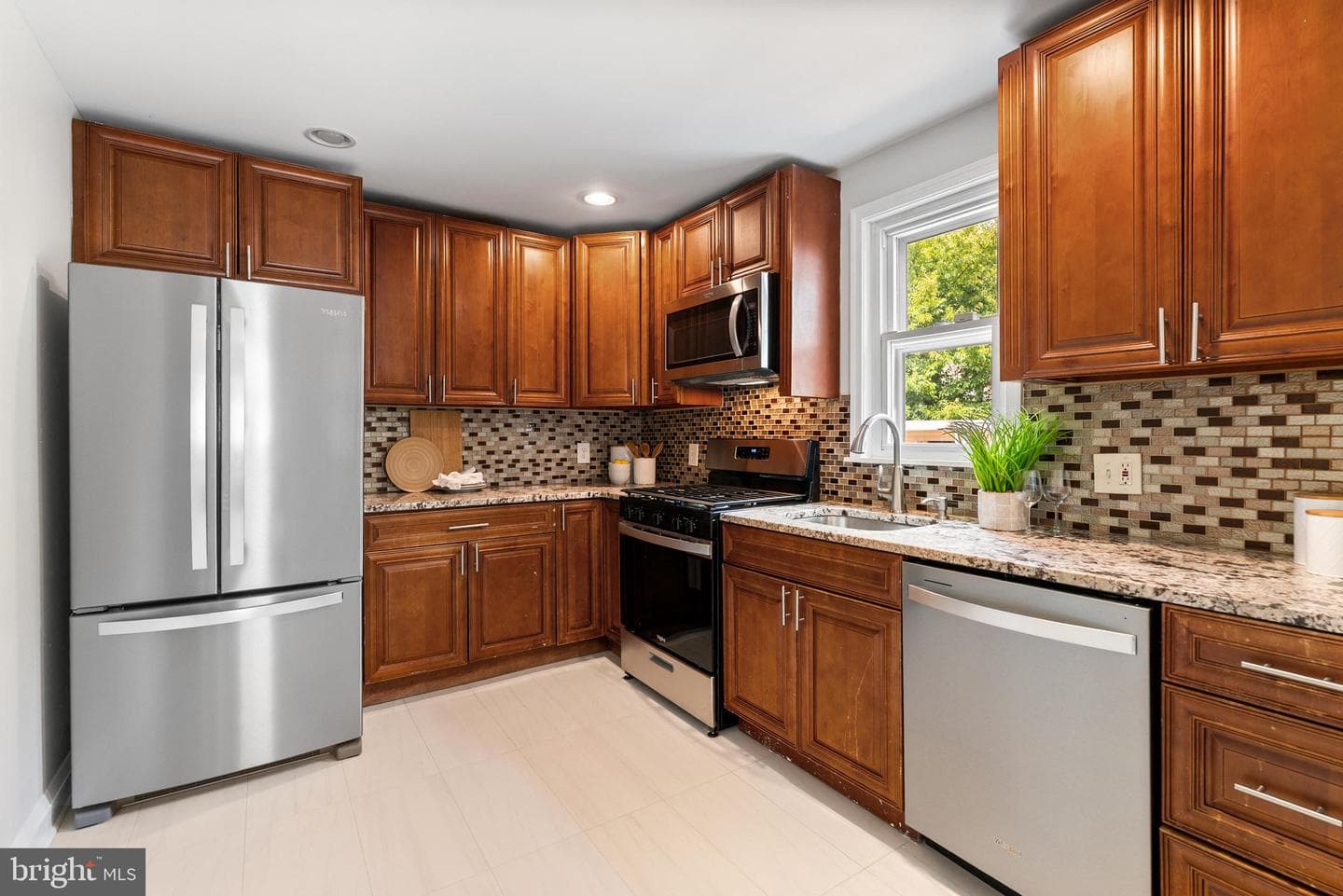 2904 Jomat Avenue photo 9