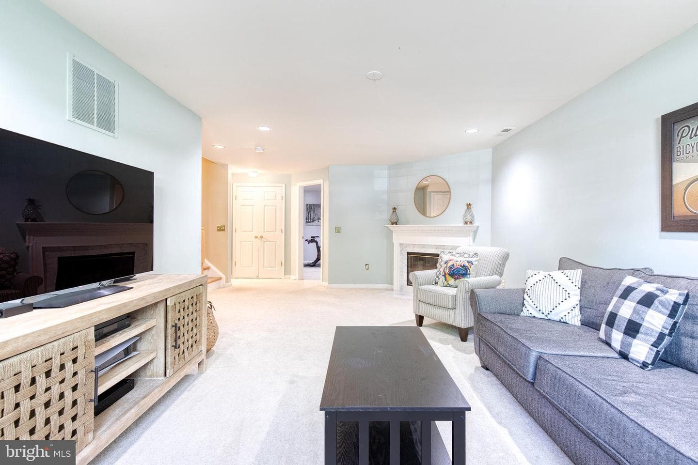 752 Leister Drive photo 32