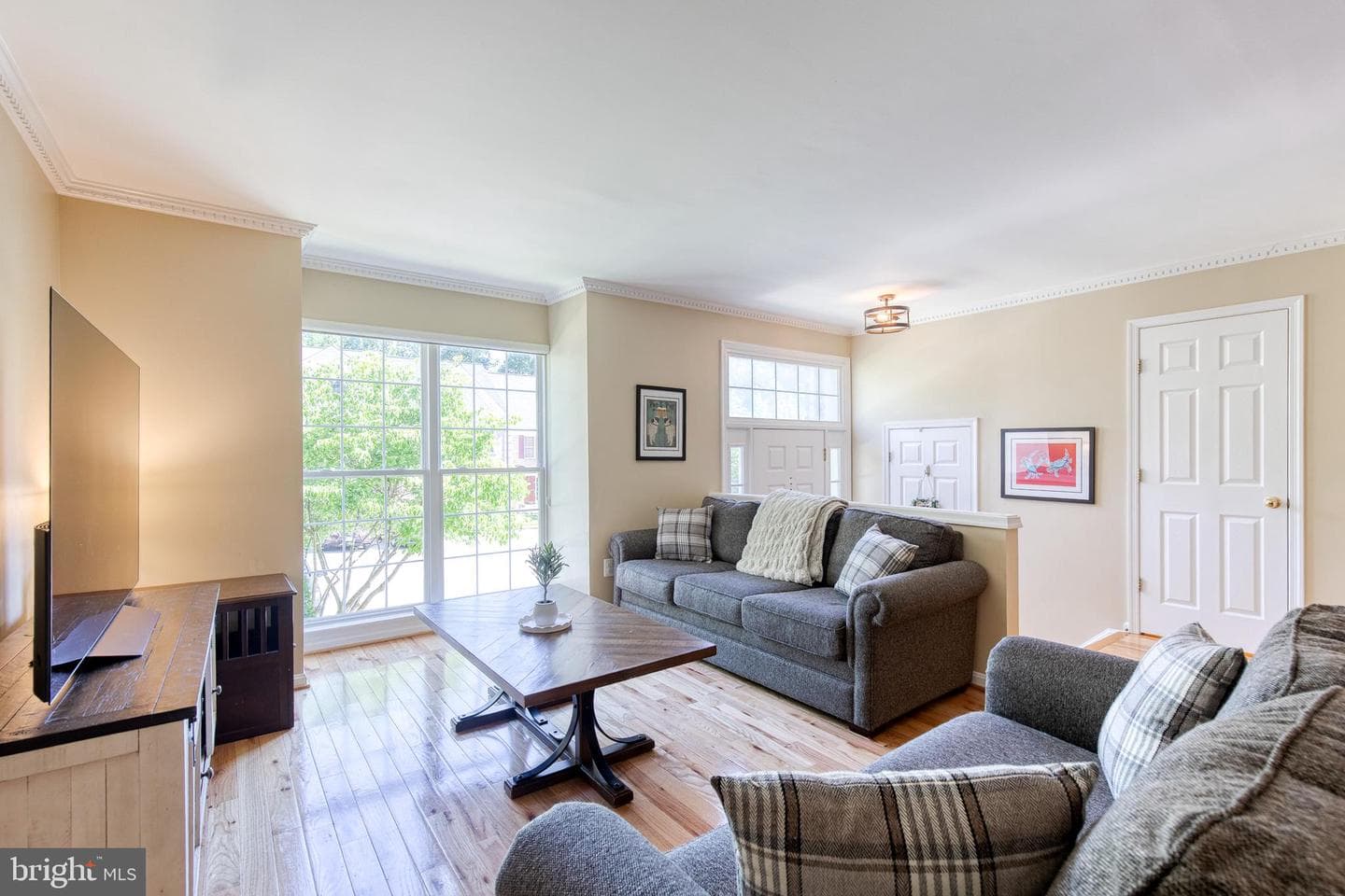 752 Leister Drive photo 5