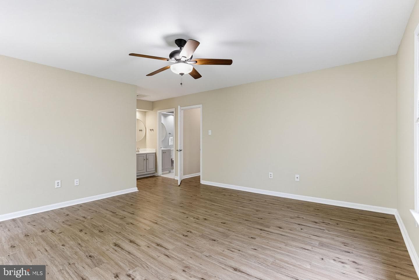 42 Rhodes Place photo 12