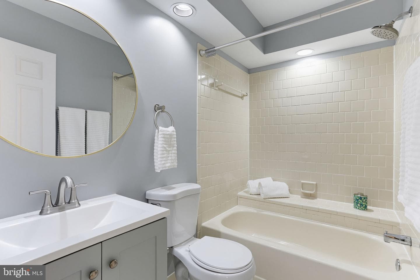 42 Rhodes Place photo 14