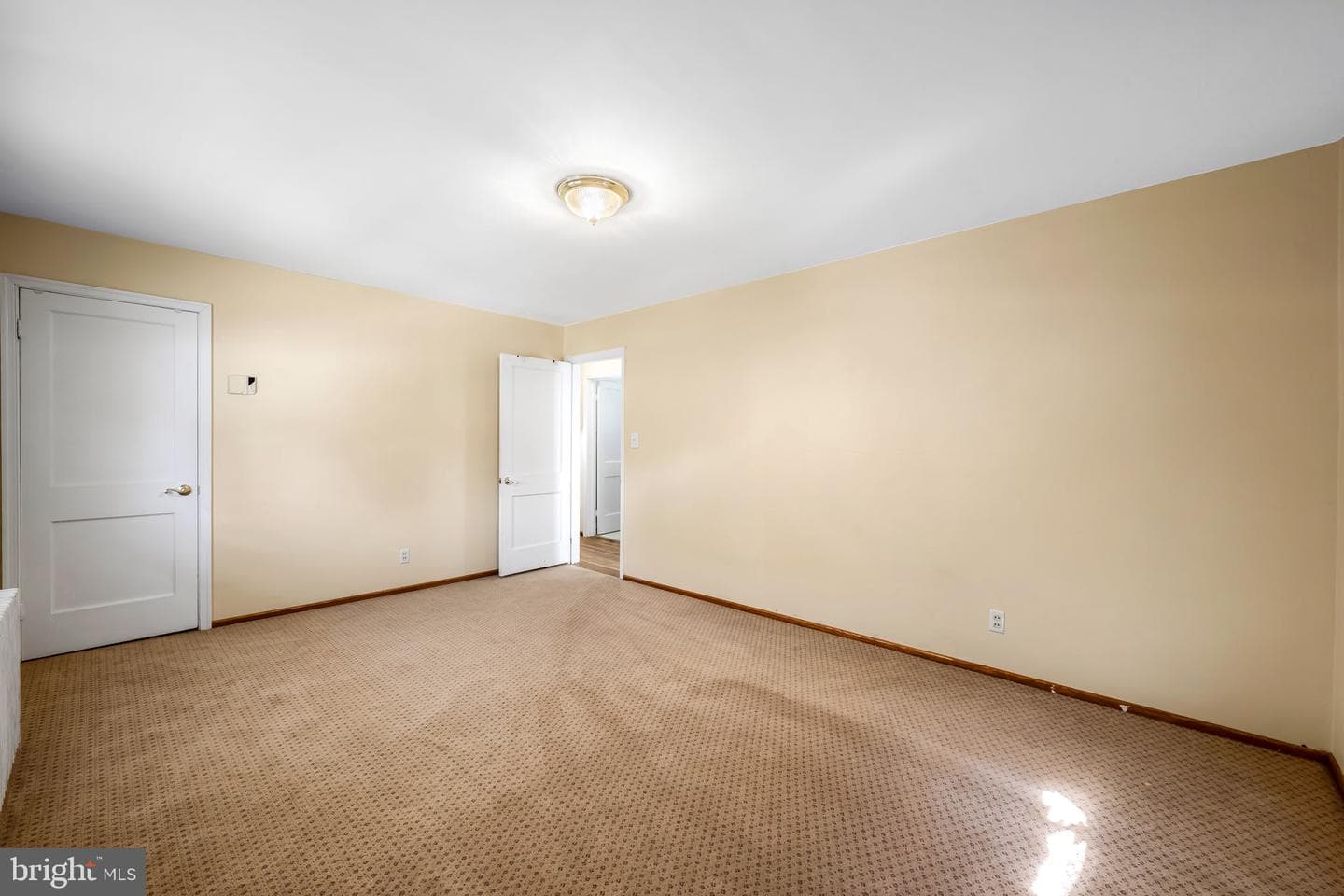 5321 Kenwood Avenue photo 16
