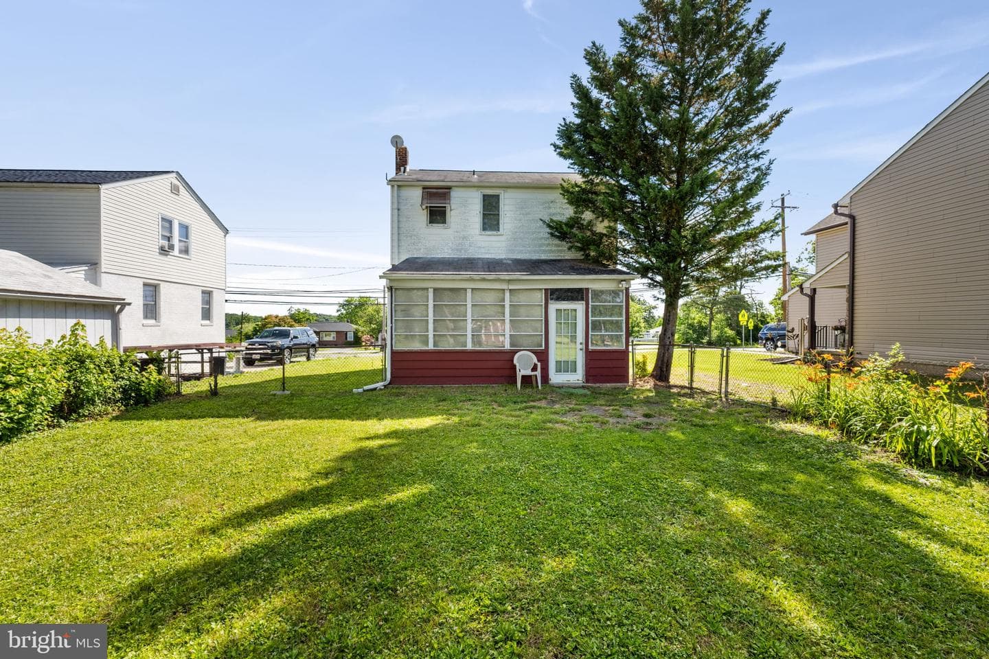 5321 Kenwood Avenue photo 23