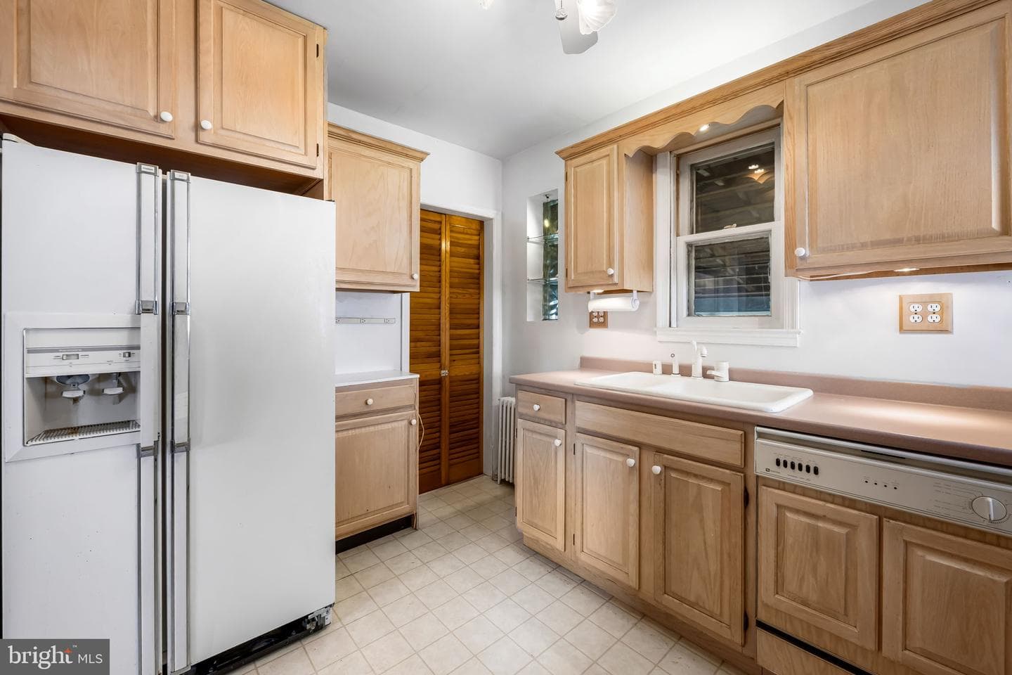 5321 Kenwood Avenue photo 9