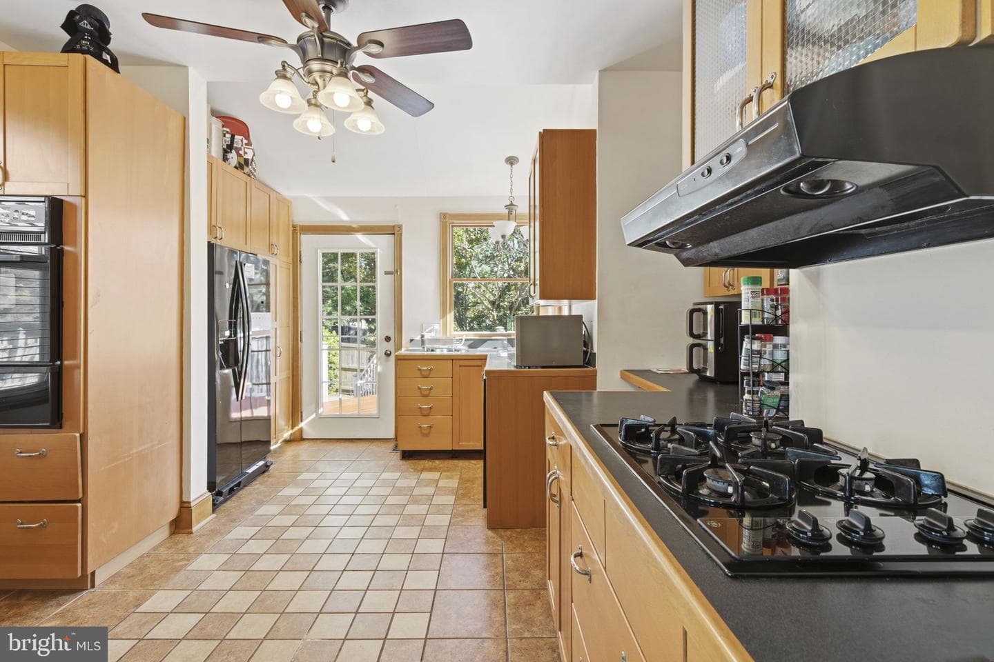 4413 Maple Avenue photo 4
