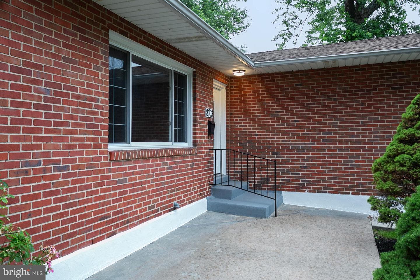 8703 Edgefield Road photo 3