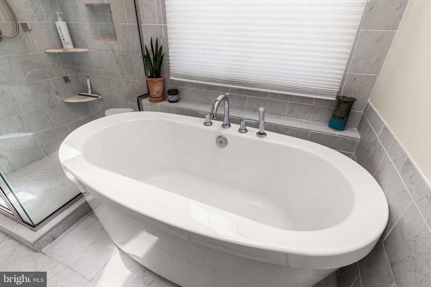 625 Lavenham Court photo 30