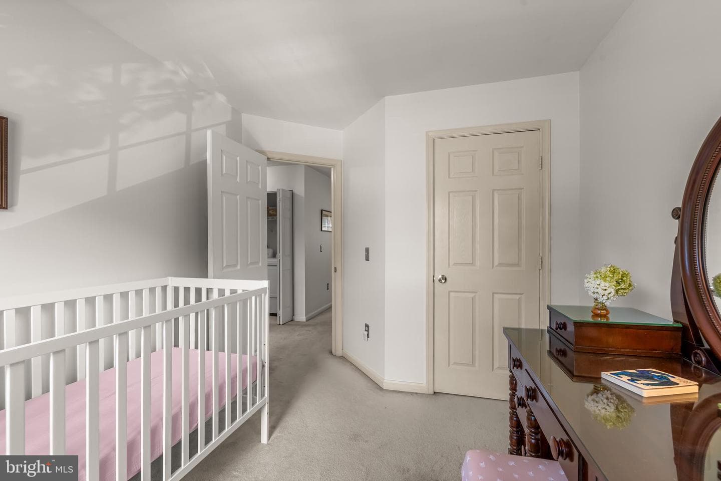 625 Lavenham Court photo 40