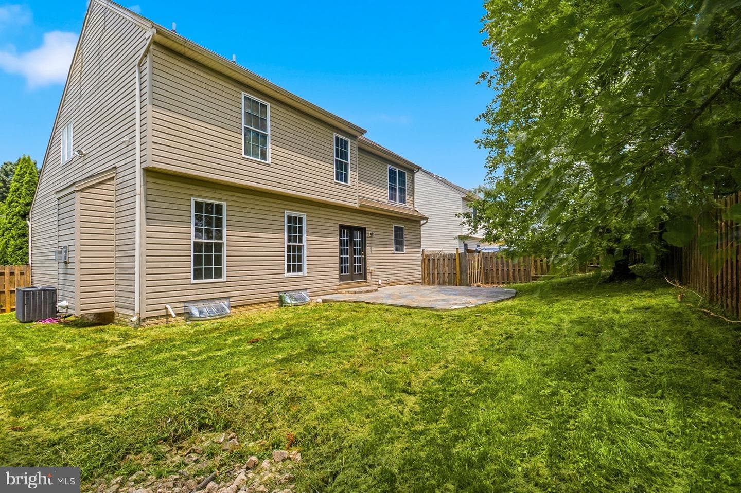 4945 Hazelwood Avenue photo 22