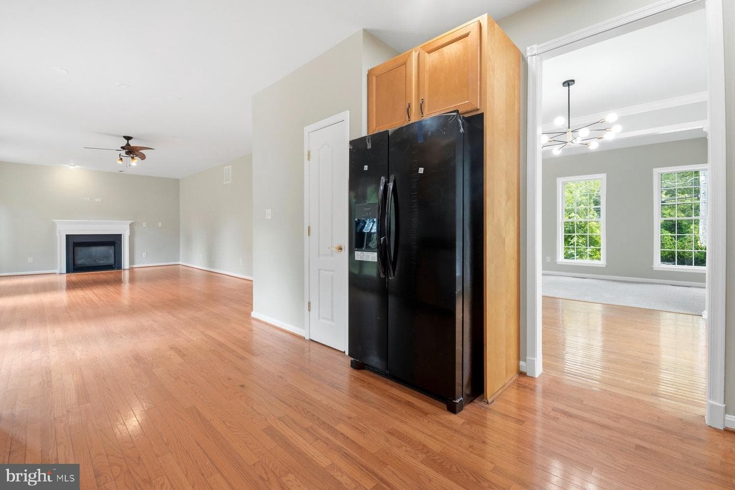 4945 Hazelwood Avenue photo 9