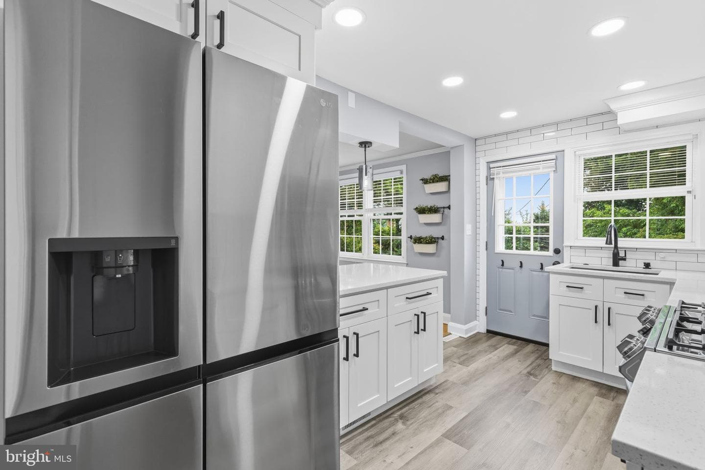 1587 Doxbury Road photo 10
