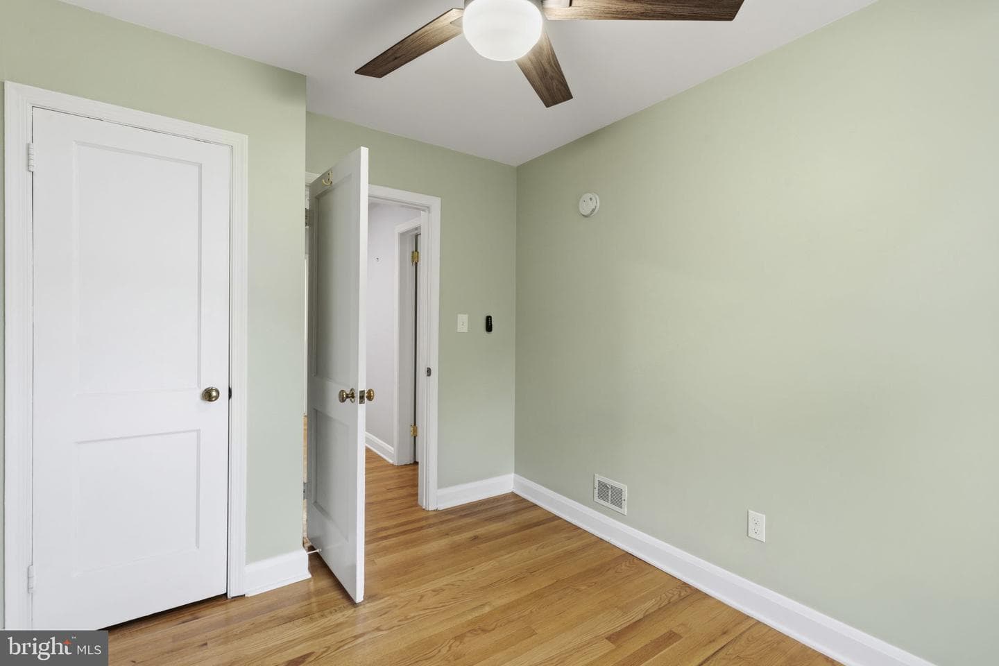 1587 Doxbury Road photo 16
