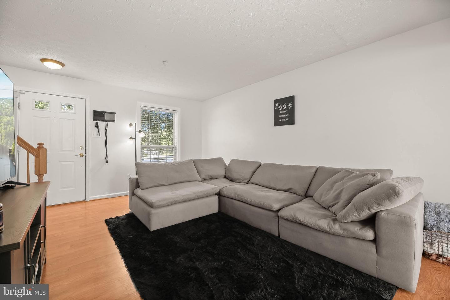 4556 Vermeer Court photo 6