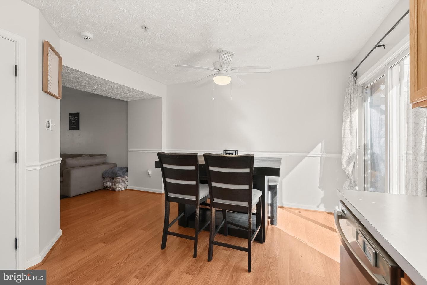 4556 Vermeer Court photo 8