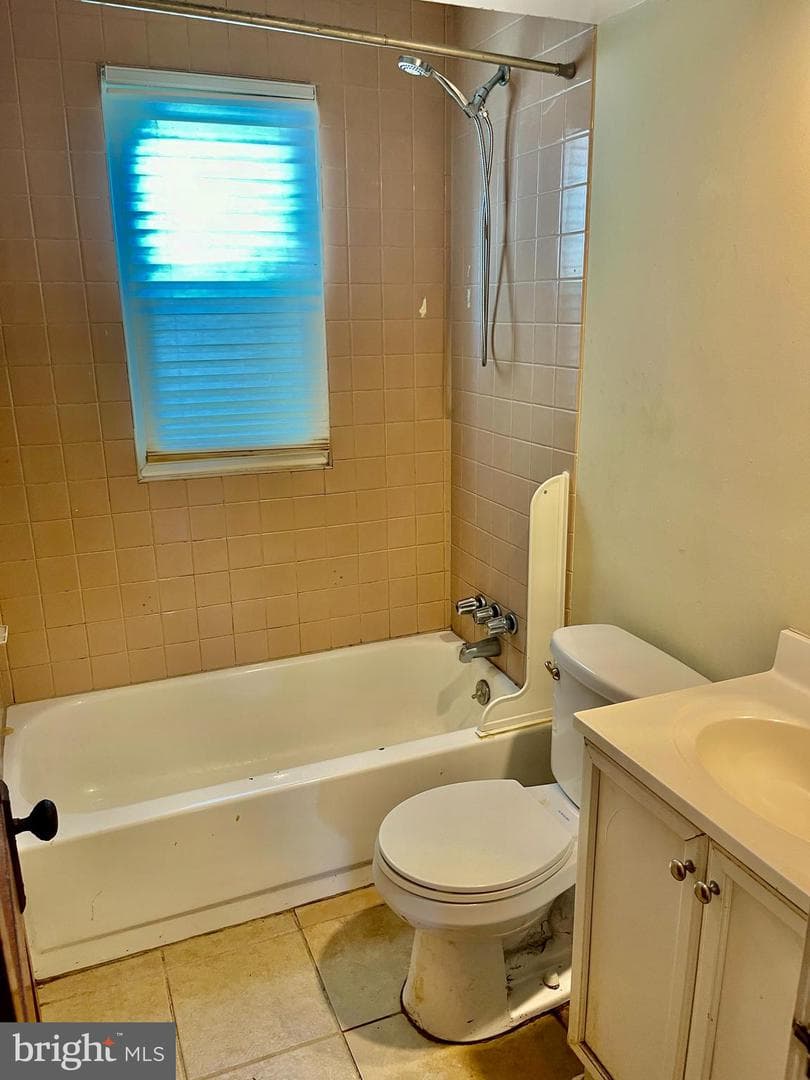 10 Avenal Road photo 13