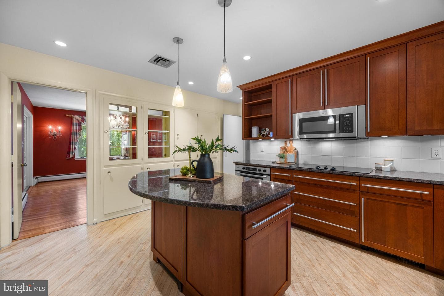1302 Woodshole Road photo 12