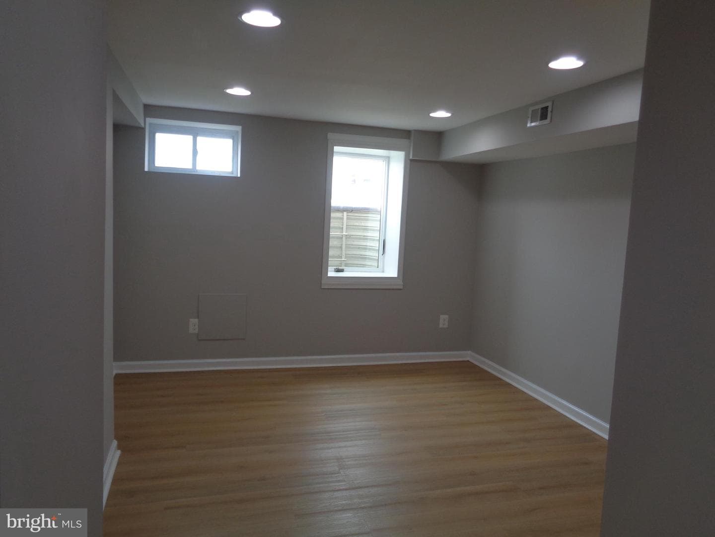 2965 Yorkway photo 31