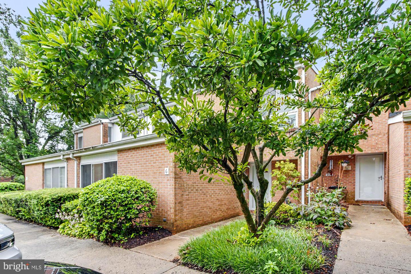 6 Lamplighter Court #6 photo 3