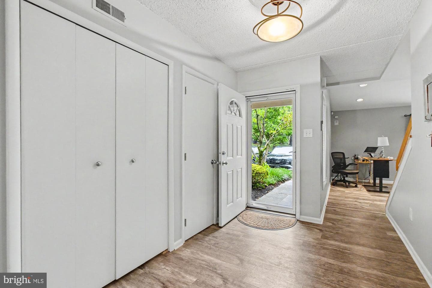 6 Lamplighter Court #6 photo 4