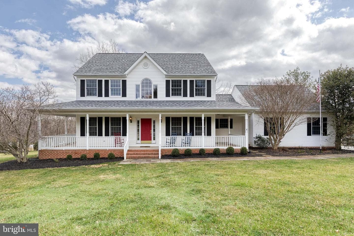 10925 Falls Road photo 1