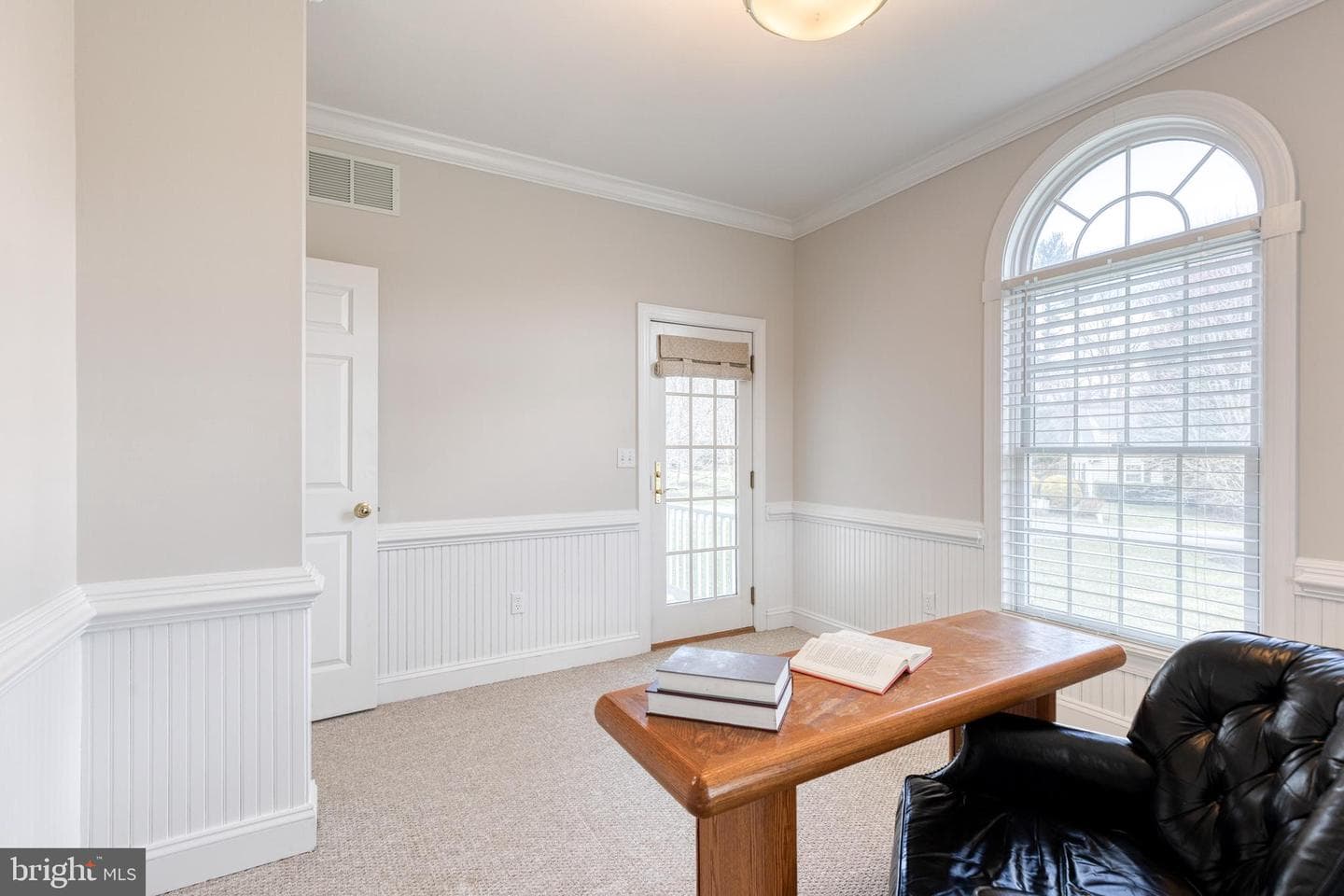 10925 Falls Road photo 20