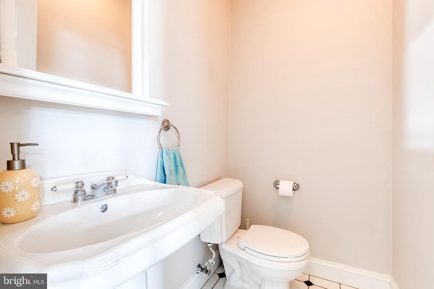 10925 Falls Road photo 23