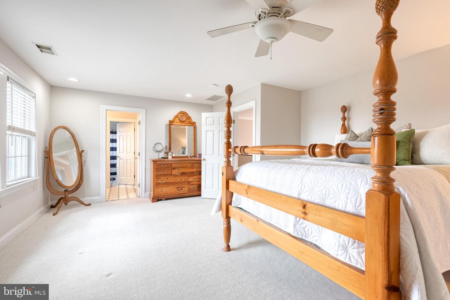 10925 Falls Road photo 27