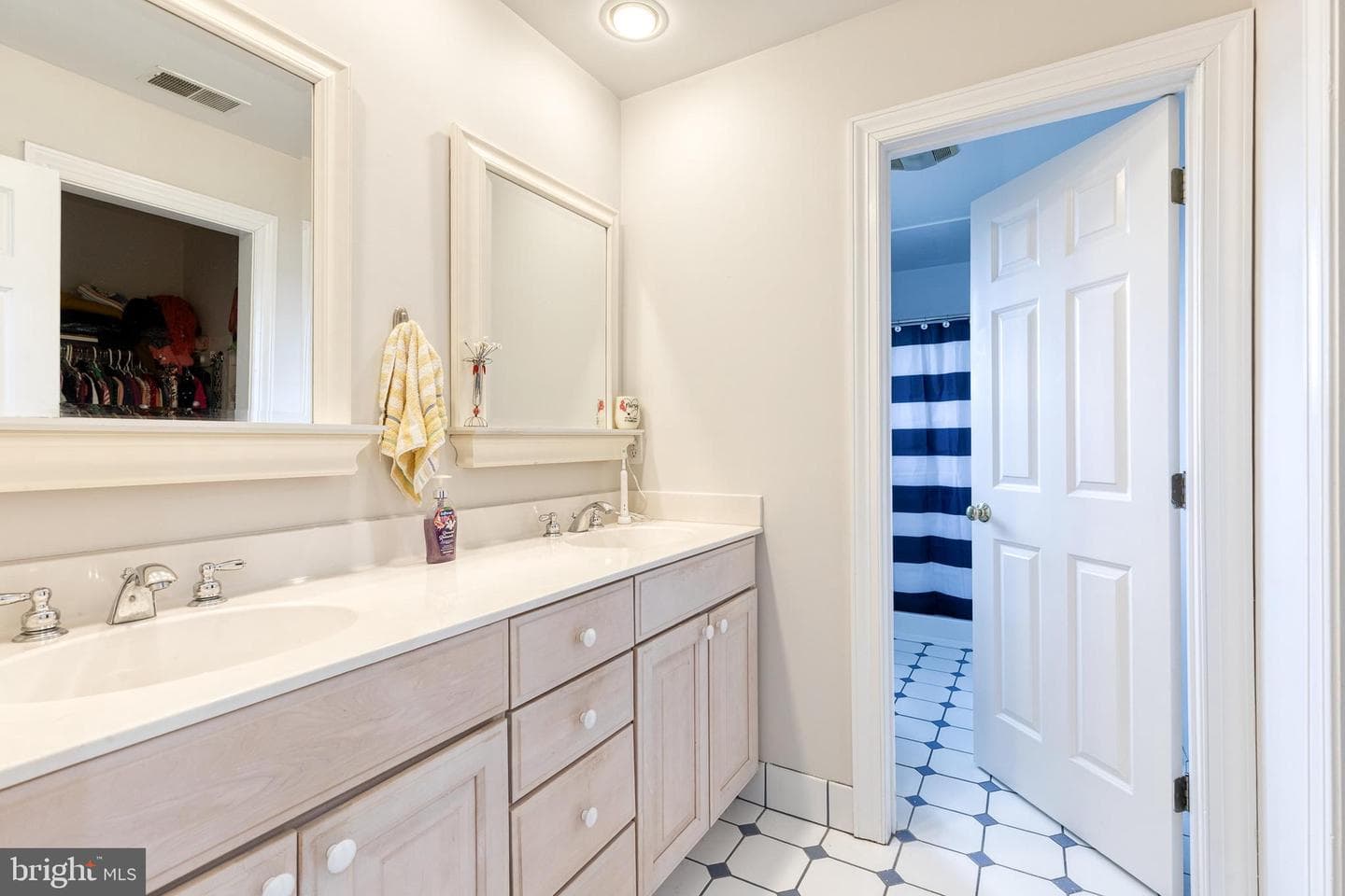 10925 Falls Road photo 28
