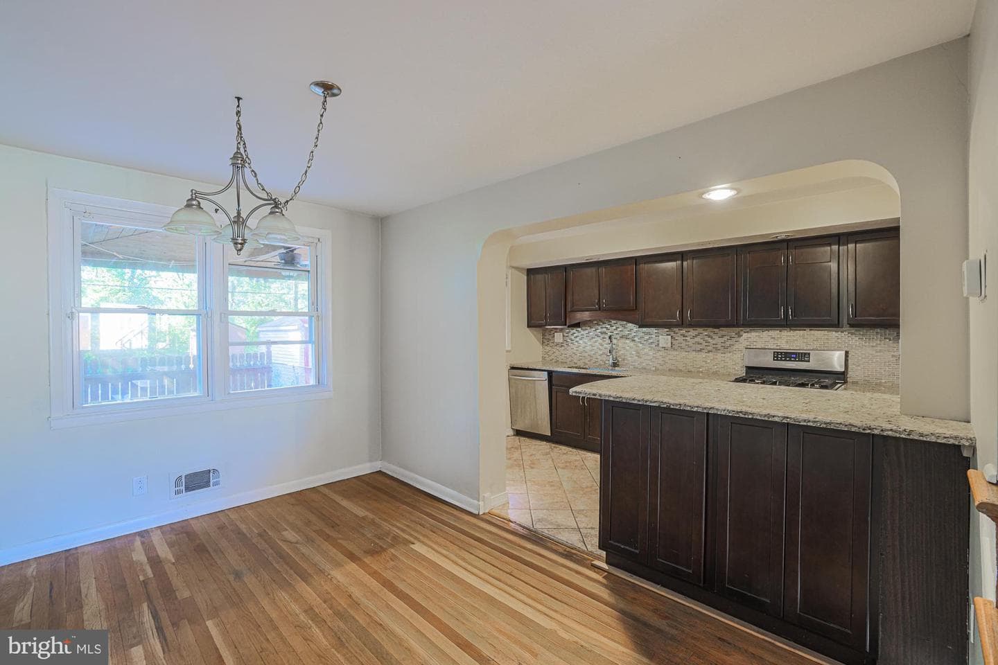 8529 Harris photo 11