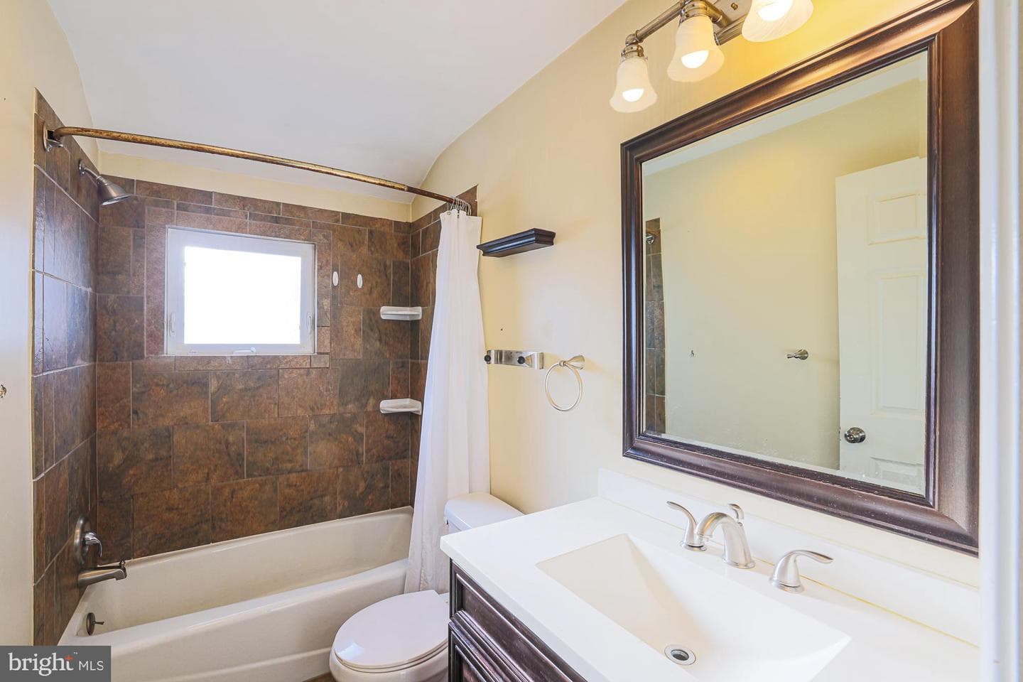 8529 Harris photo 23