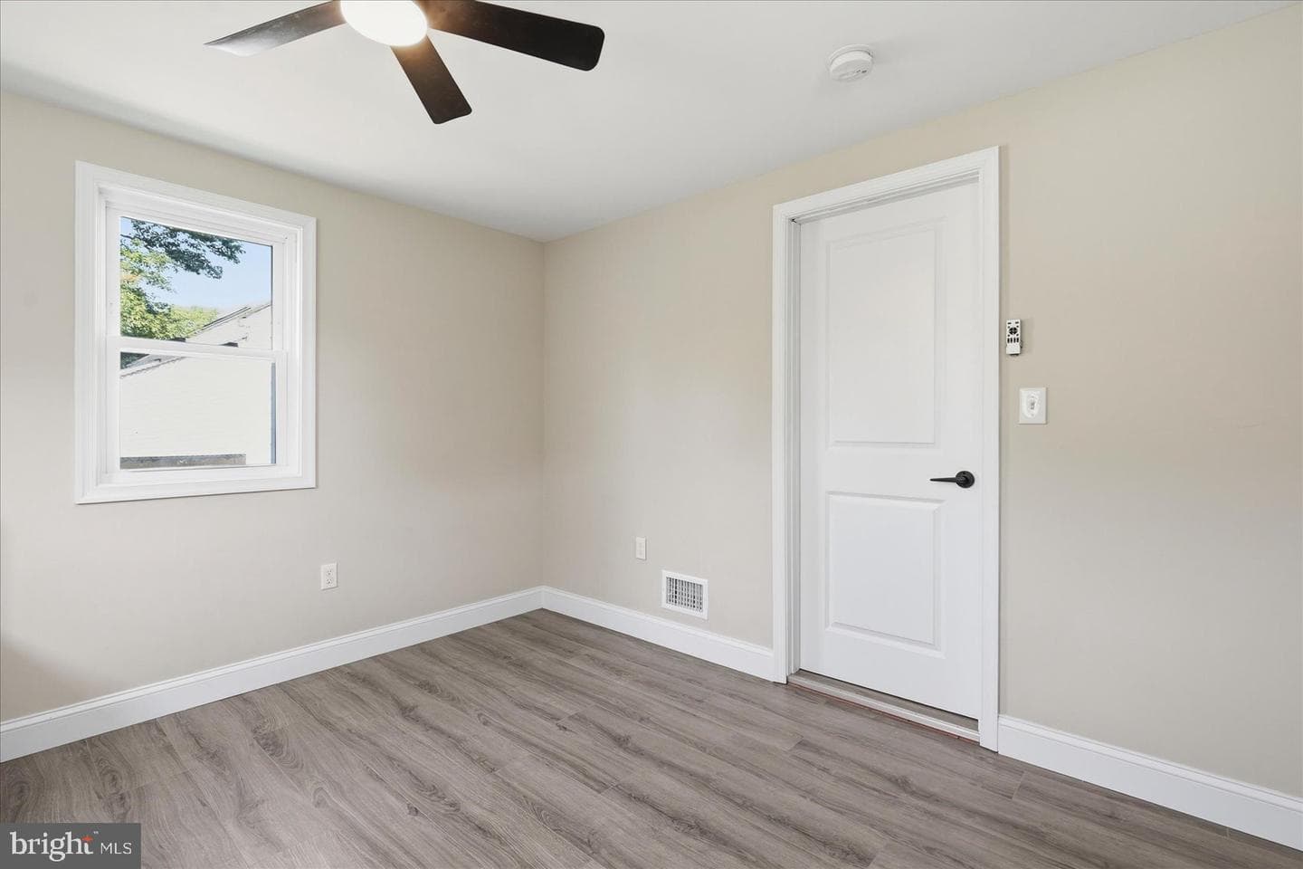 825 Martin Road photo 18
