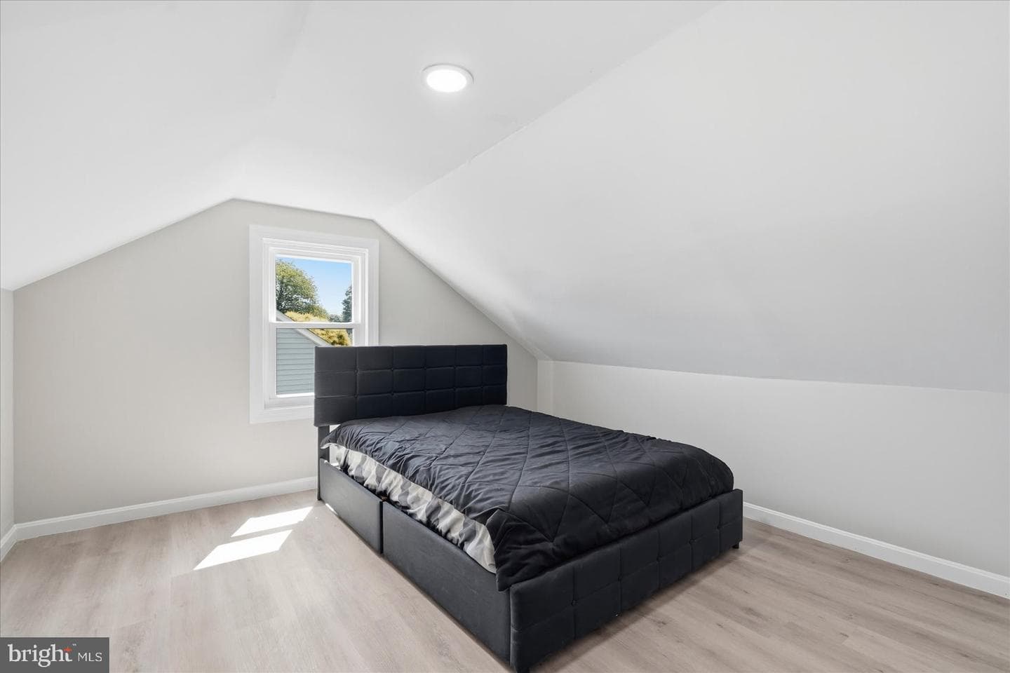 825 Martin Road photo 23