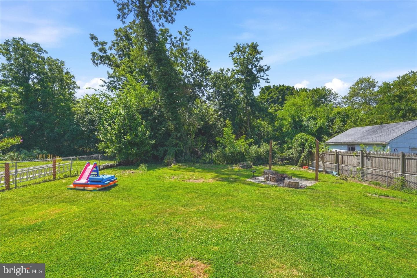 825 Martin Road photo 37