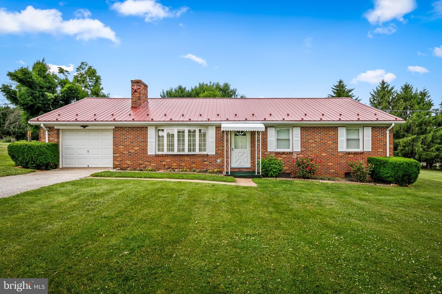 2104 And 2100 Peterman Road photo 3