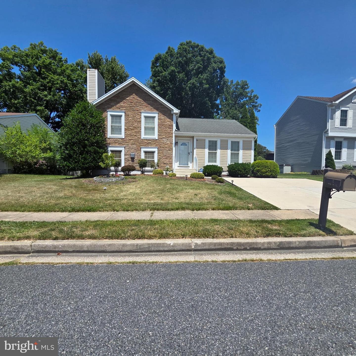8 Treadway Court photo 3