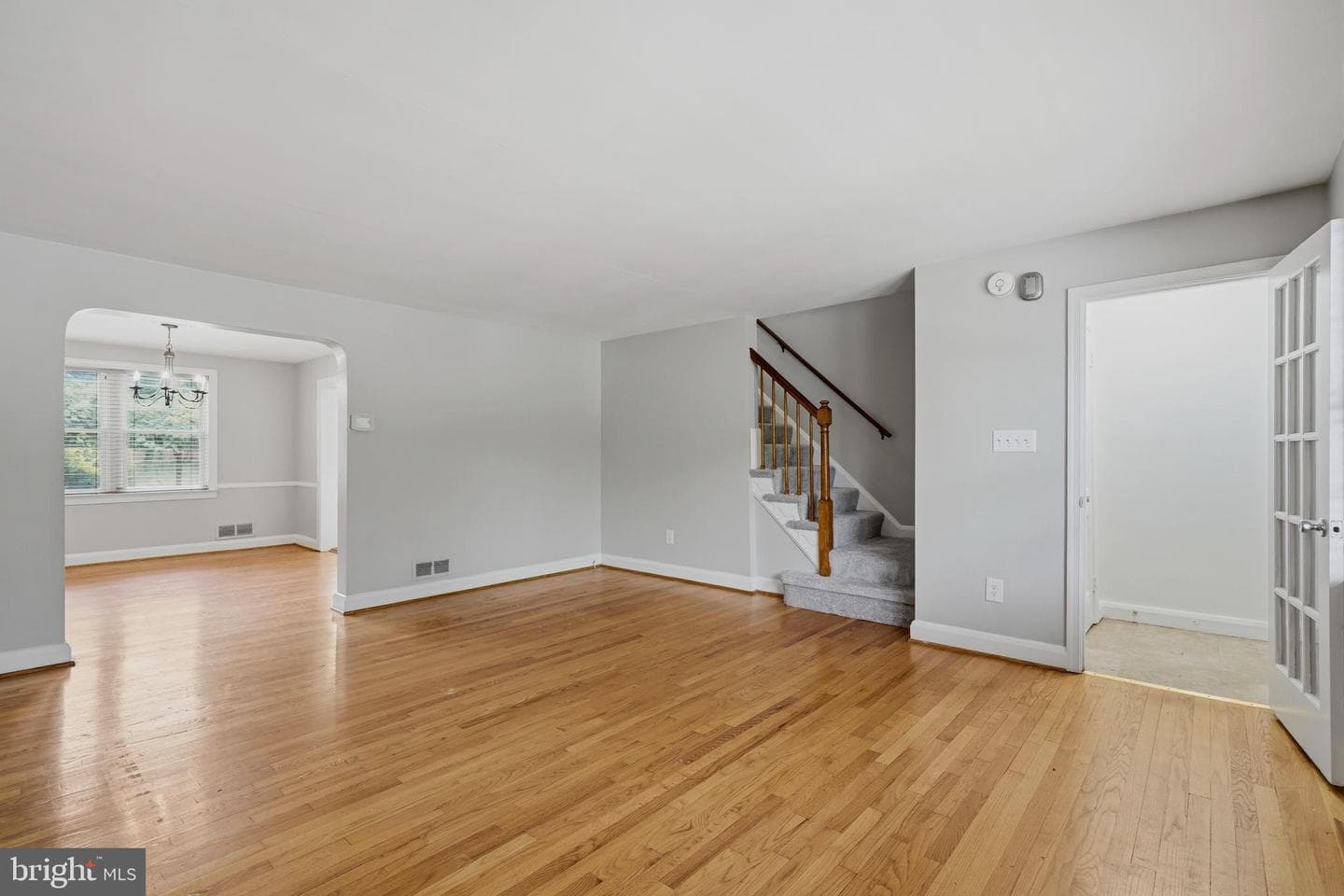 8614 Pleasant Plains photo 3