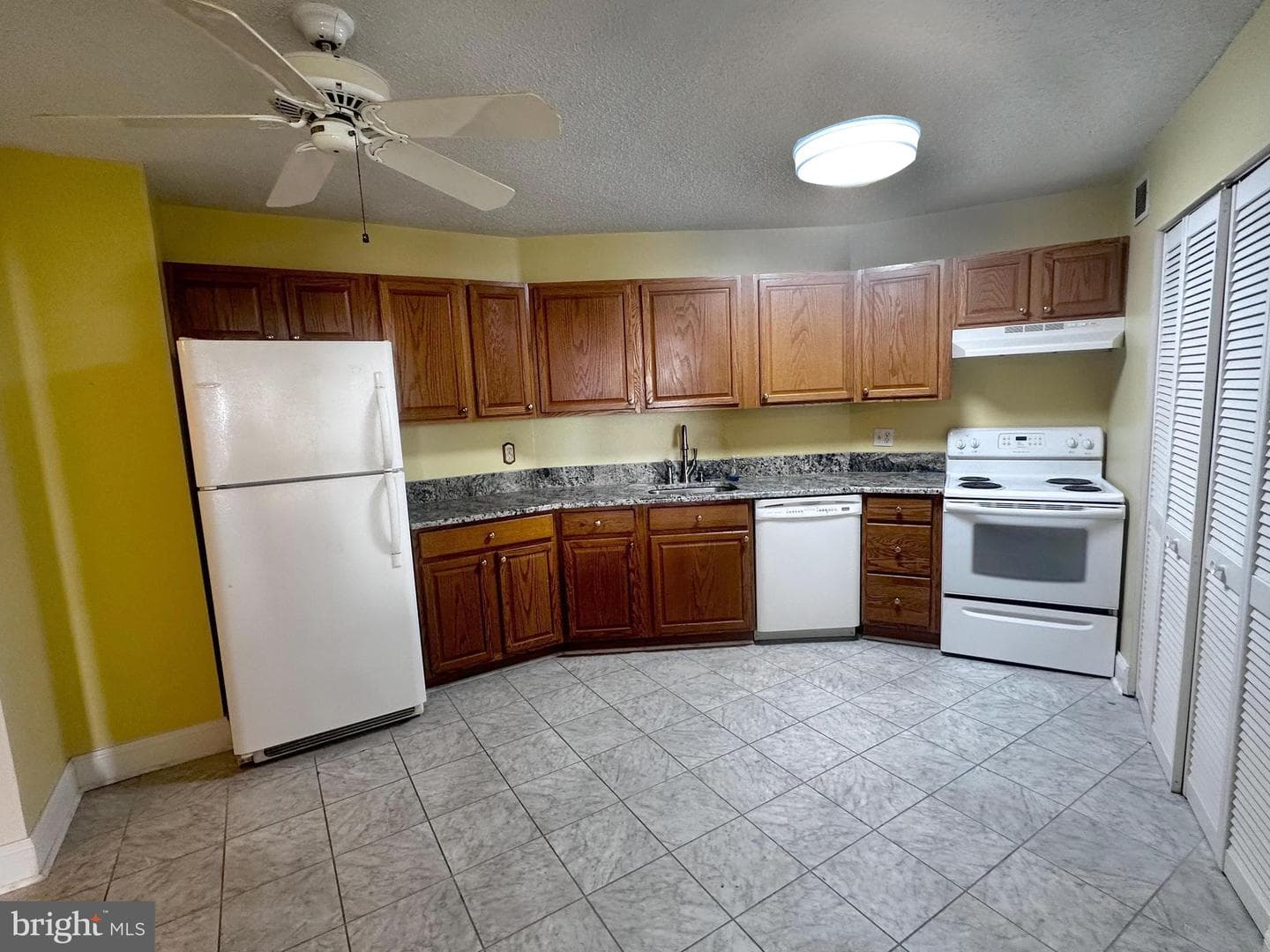 205 Joppa Road E #1904 photo 4