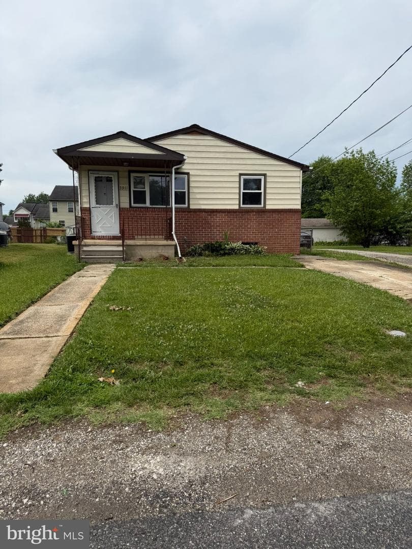5911 Queen Anne Street photo 1