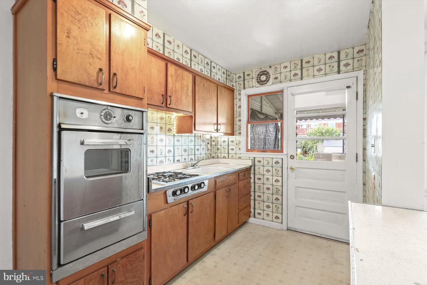 2112 Graythorn Road photo 10