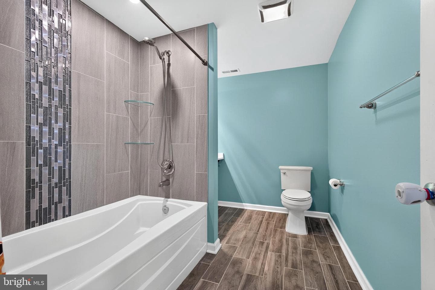 2821 Willow Avenue photo 32