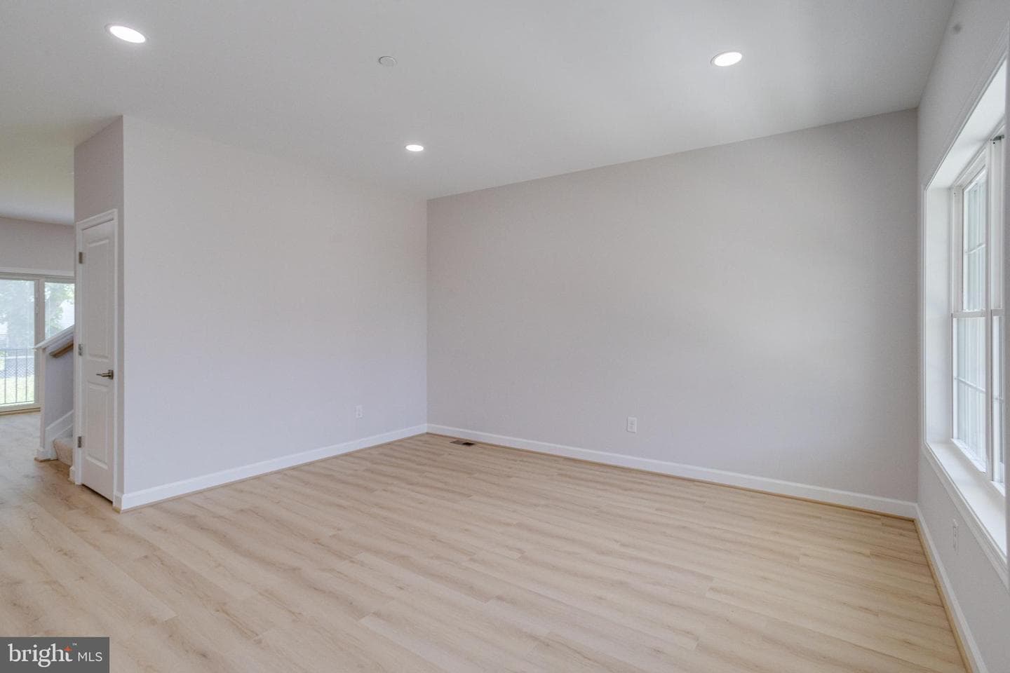 7547 Battle Grove Circle photo 6
