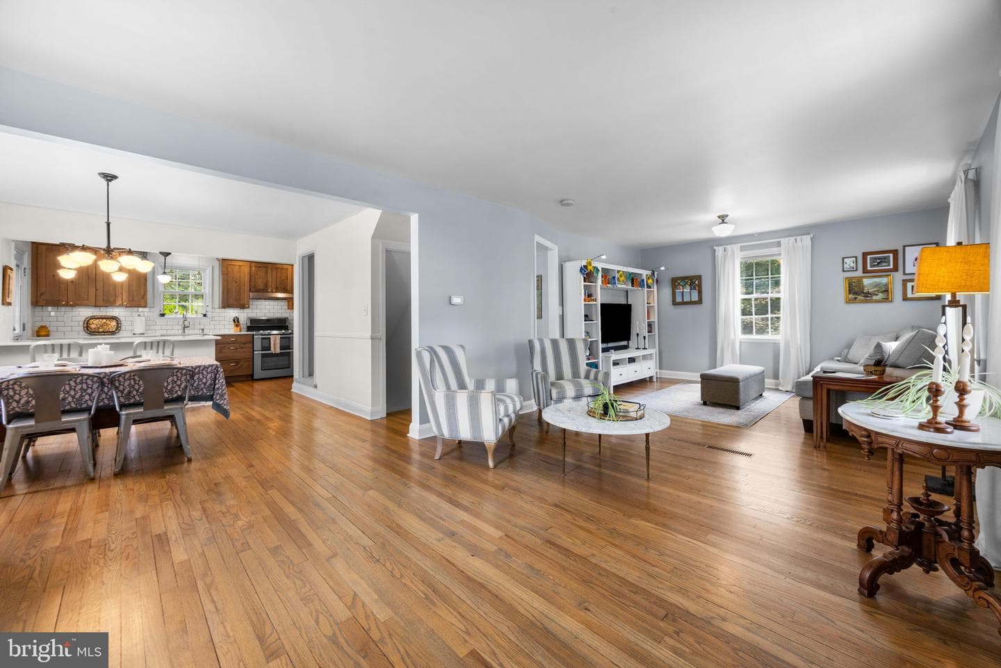 6401 Sharon photo 14
