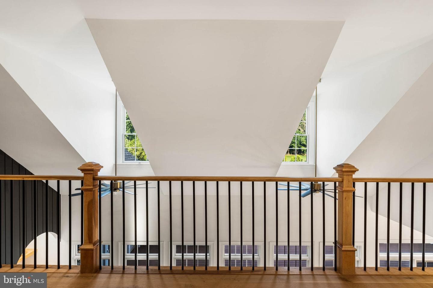9 Three Sisters Court photo 36