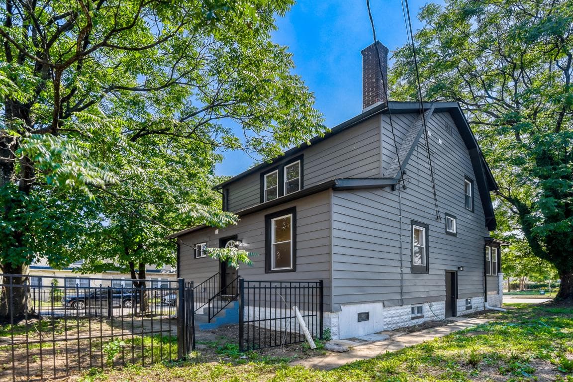 103 N Dundalk Avenue photo 24