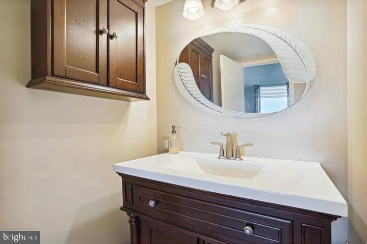 205 E Joppa Road #1601 photo 33
