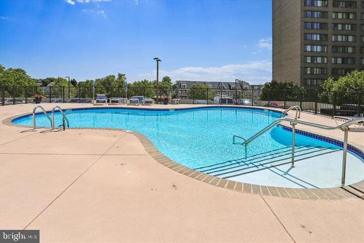 205 E Joppa Road #1601 photo 38
